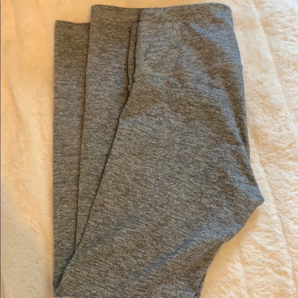 Old navy active wear leggings.